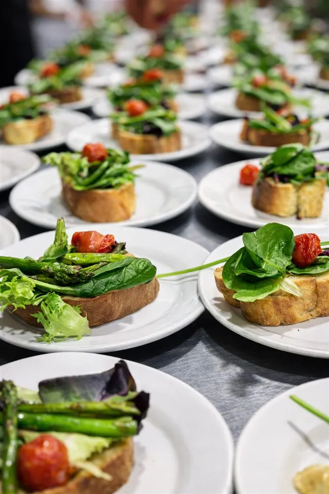 Canapés gourmet servidos en el restaurante