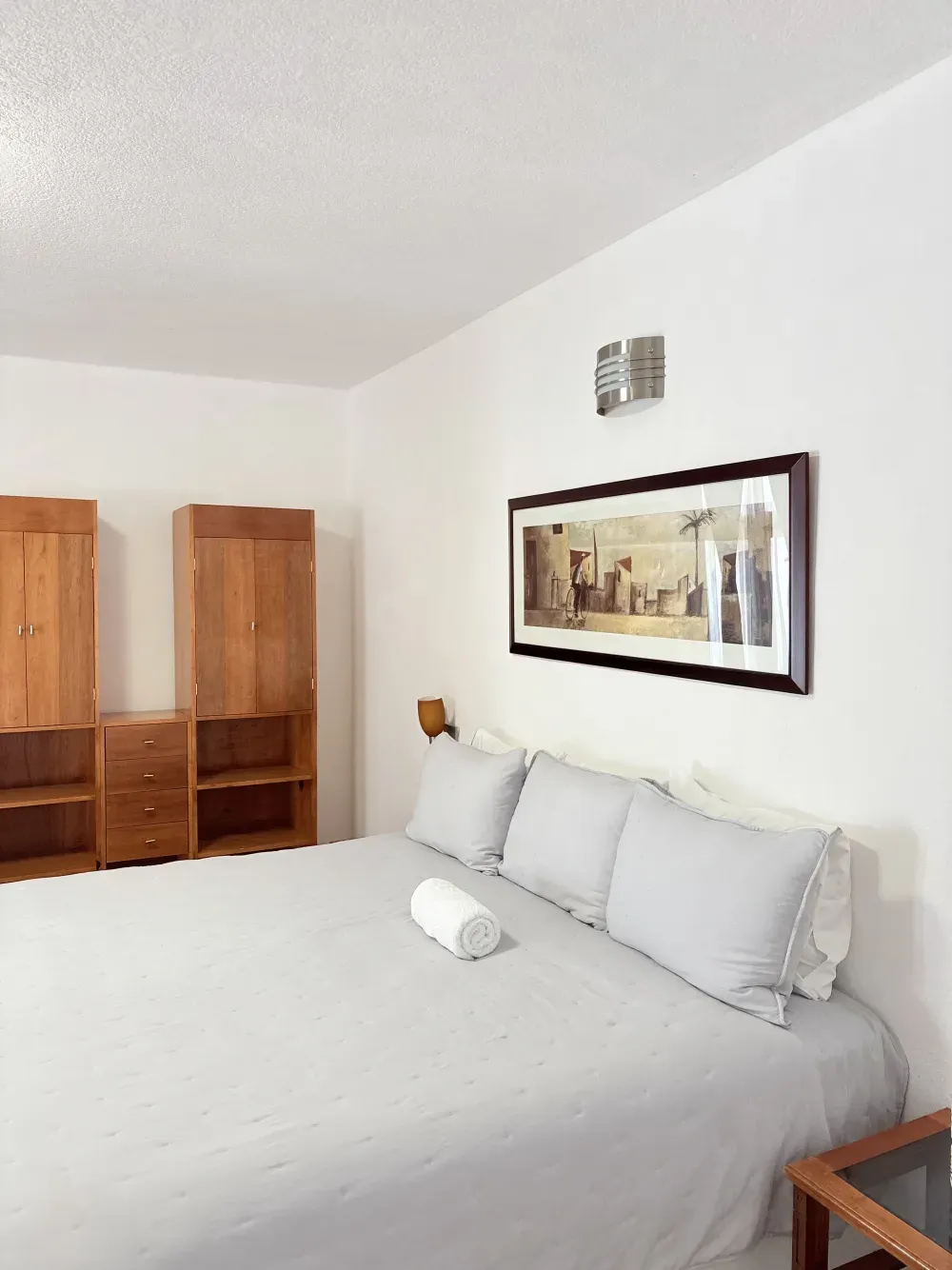 Habitación con cama matrimonial en Las Cascadas